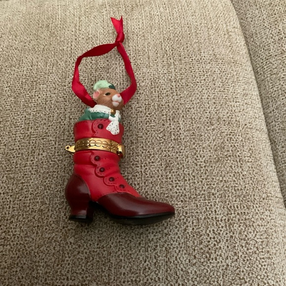 🌸3 for $18🌸 Hallmark Christmas Ornament 2000, Fashion Afoot Cute Mouse in Boot - Picture 8 of 12